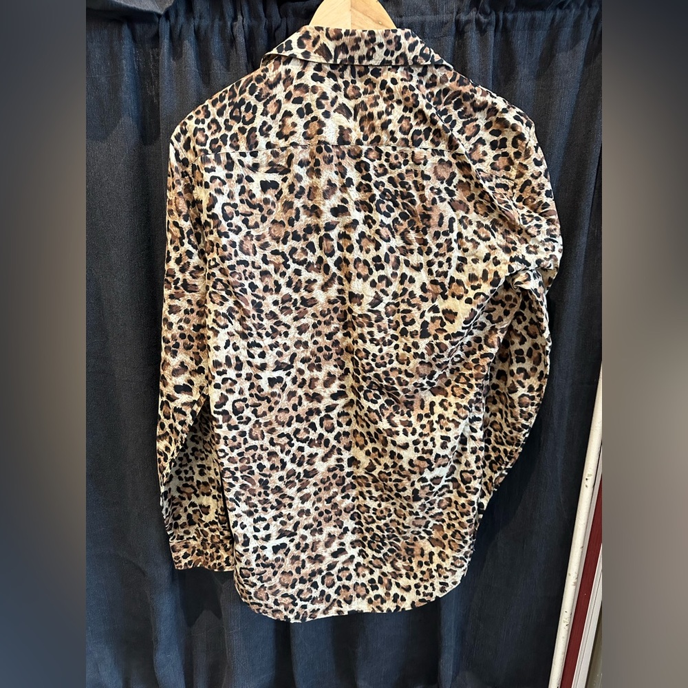 Jack London 💯% cotton leopard print shirt 🐆 - Picture 2 of 6